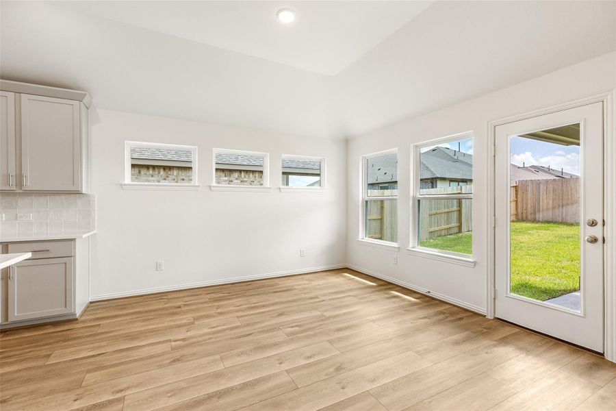 Spacious, unfurnished interior of a new home in Azalea, Katy (Image 11). Spacious, unfurnished interior of a new home in Azalea, Katy (Image 11).