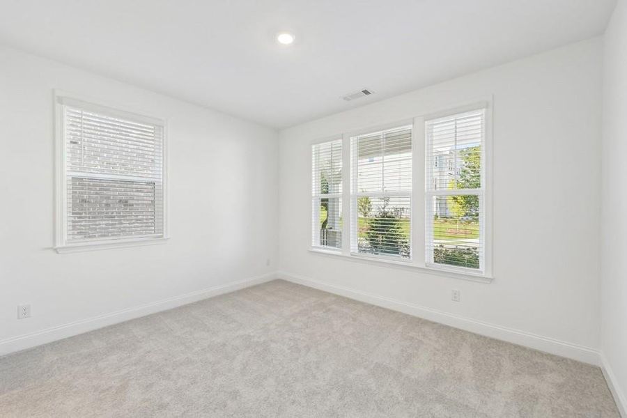 Spacious, unfurnished interior of a new home in Auburn Glen, Dacula (Image 26).