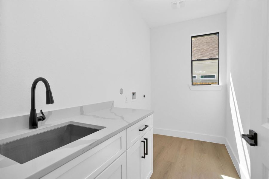 *ACTUAL HOME NOT PICTURED* This is a previously completed home by the same builder. Same floor plan with similar finishes will be in this home. (Home to be completed by Feb 2026)