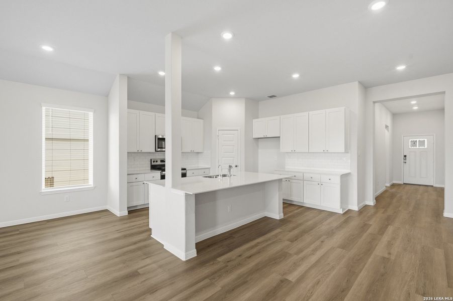 Furnished interior view inside a new home in Cinco Lakes, San Antonio (Image 10).