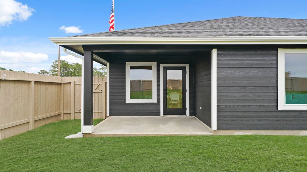 Representative exterior details of a home built from the Texas Cali by D.R. Horton in Chapel Lakes, Montgomery (Image 3).