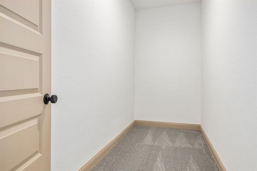 Spacious, unfurnished interior of a new home in Hills of Lake Country, Fort Worth (Image 15).