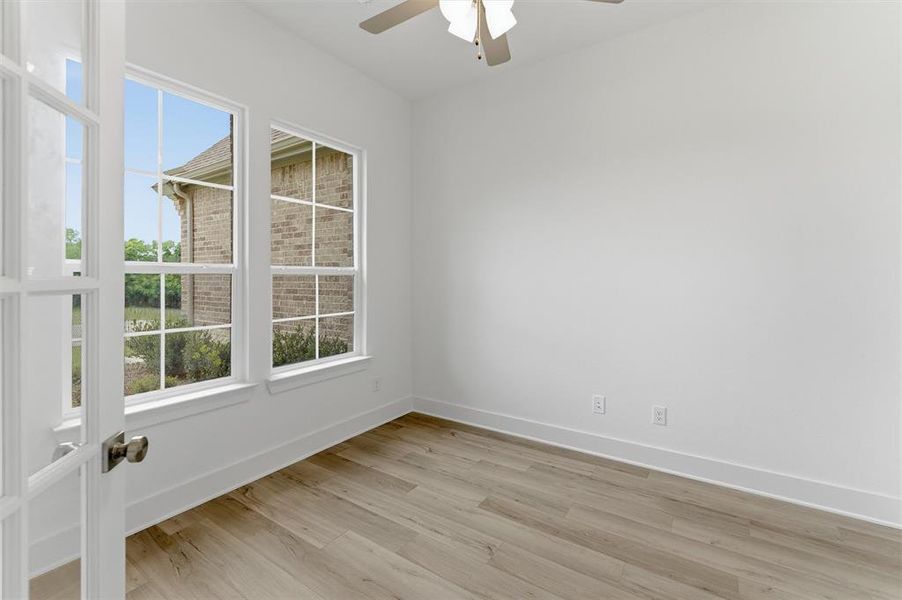 Spacious, unfurnished interior of a new home in Grayson Ridge, Van Alstyne (Image 27).