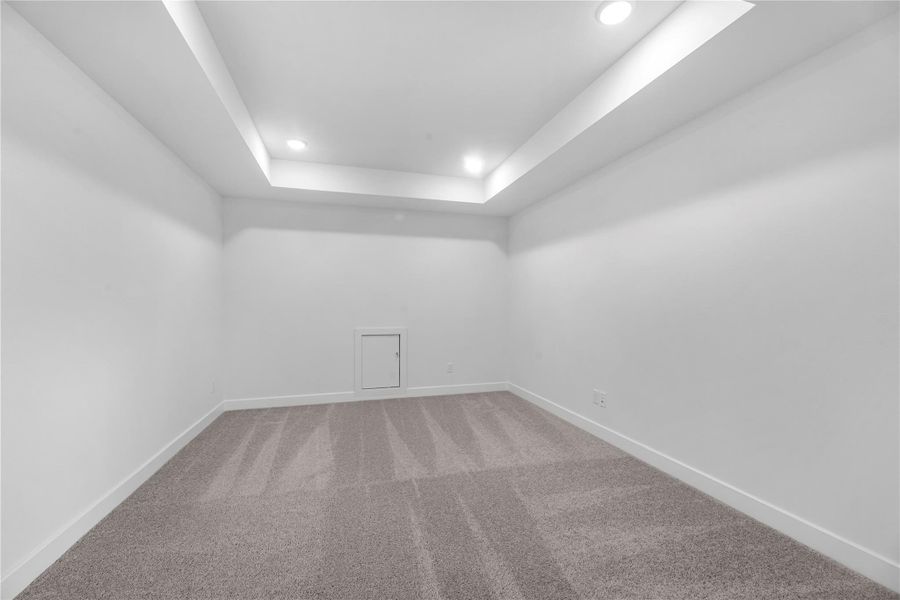 Spacious, unfurnished interior of a new home in Sienna, Missouri City (Image 20).