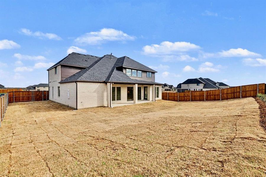 Exterior details and patio area of a home in , Prosper (Image 4).