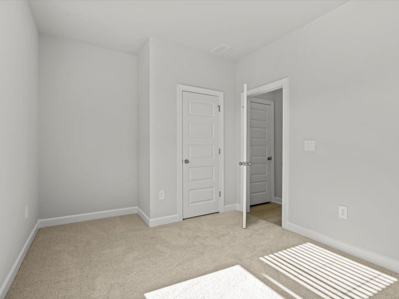Spacious, unfurnished interior of a new home in Village at White Pine, Pendleton (Image 19).