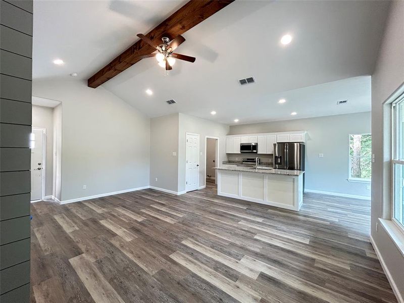 Spacious, unfurnished interior of a new home in , Sulphur Springs (Image 6).