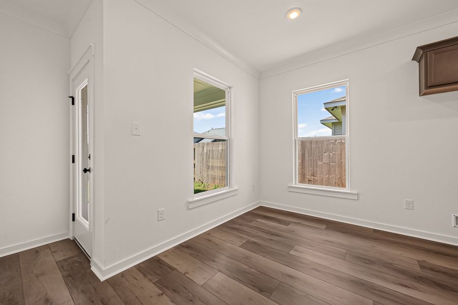 Spacious, unfurnished interior of a new home in Aldeana, Bonney (Image 27).