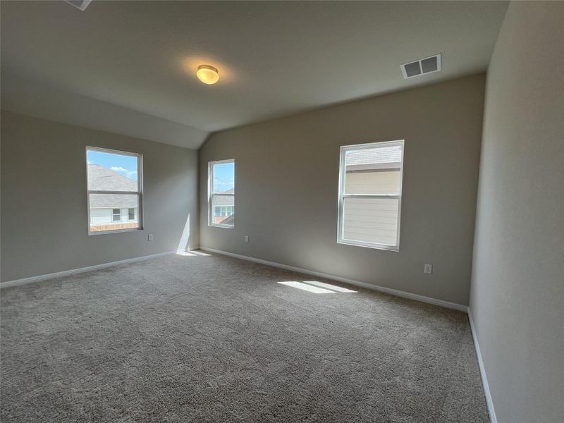 Spacious, unfurnished interior of a new home in Rolling Glen, Hutto (Image 24). Spacious, unfurnished interior of a new home in Rolling Glen, Hutto (Image 24).