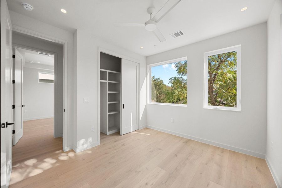 Spacious, unfurnished interior of a new home in , Austin (Image 21).