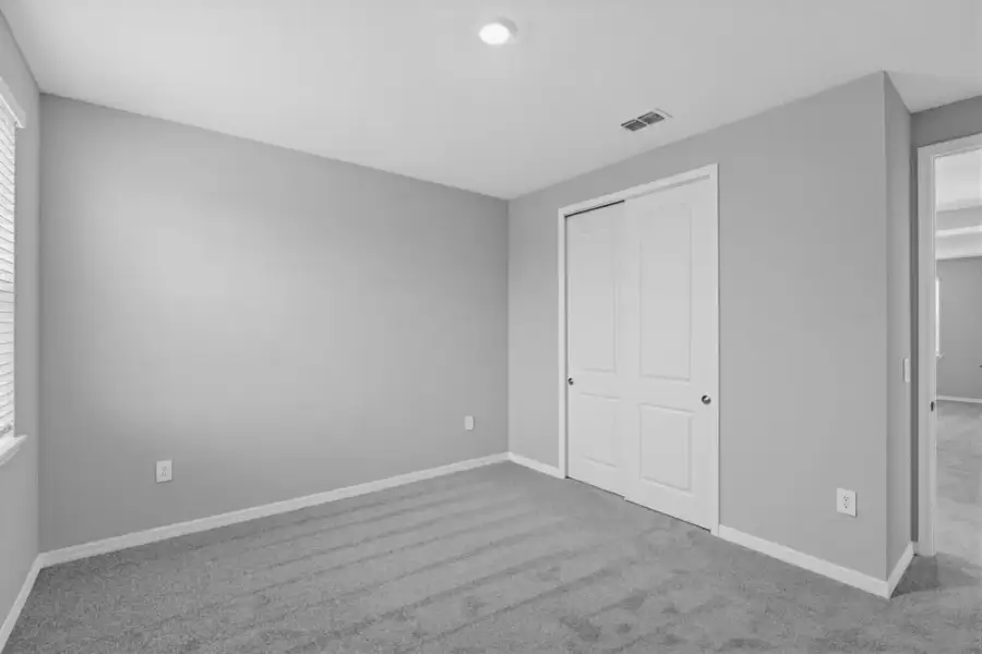 Spacious, unfurnished interior of a new home in Lochside, Mount Dora (Image 14).