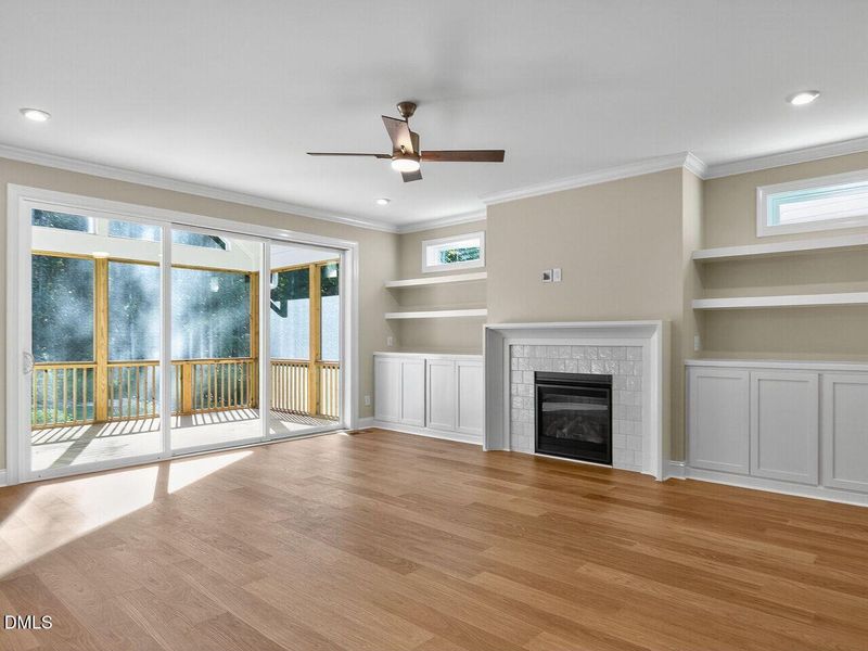 005-1280x960-living-room