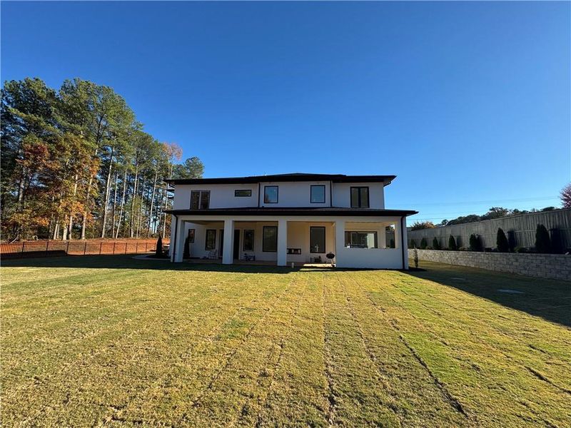 Exterior details and patio area of a home in , Lawrenceville (Image 2).