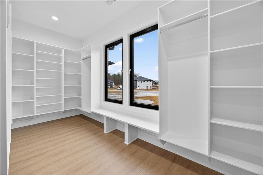 Spacious, unfurnished interior of a new home in , Auburn (Image 30).