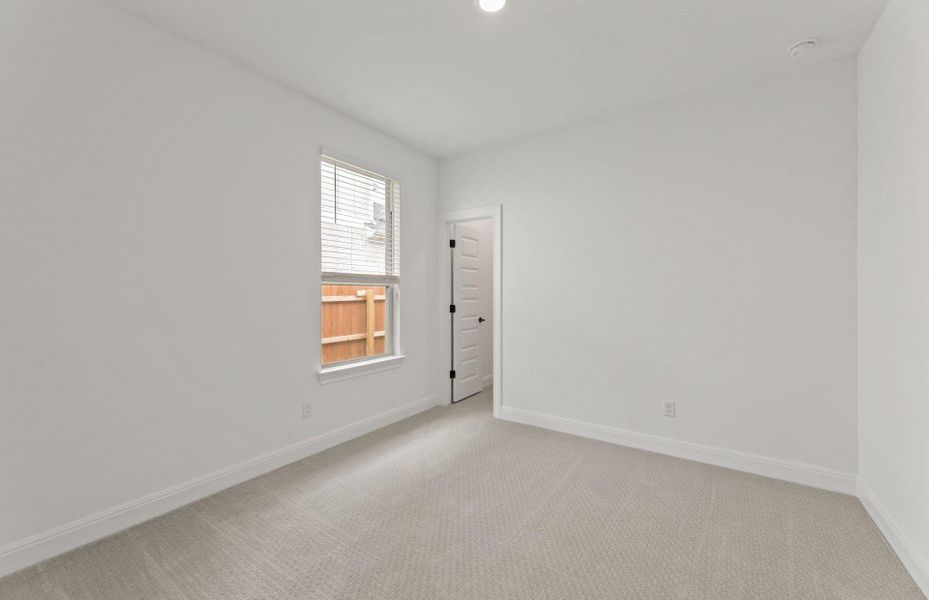 Spacious, unfurnished interior of a new home in Santa Rita Ranch, Liberty Hill (Image 13).