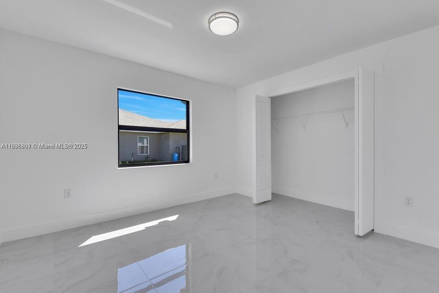 Spacious, unfurnished interior of a new home in , Lehigh Acres (Image 33).