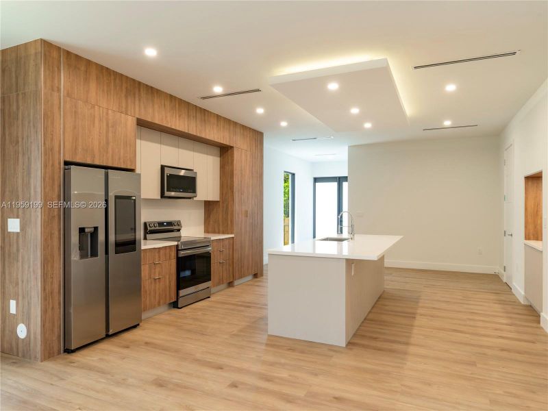 Furnished interior view inside a new home in , Fort Lauderdale (Image 7).