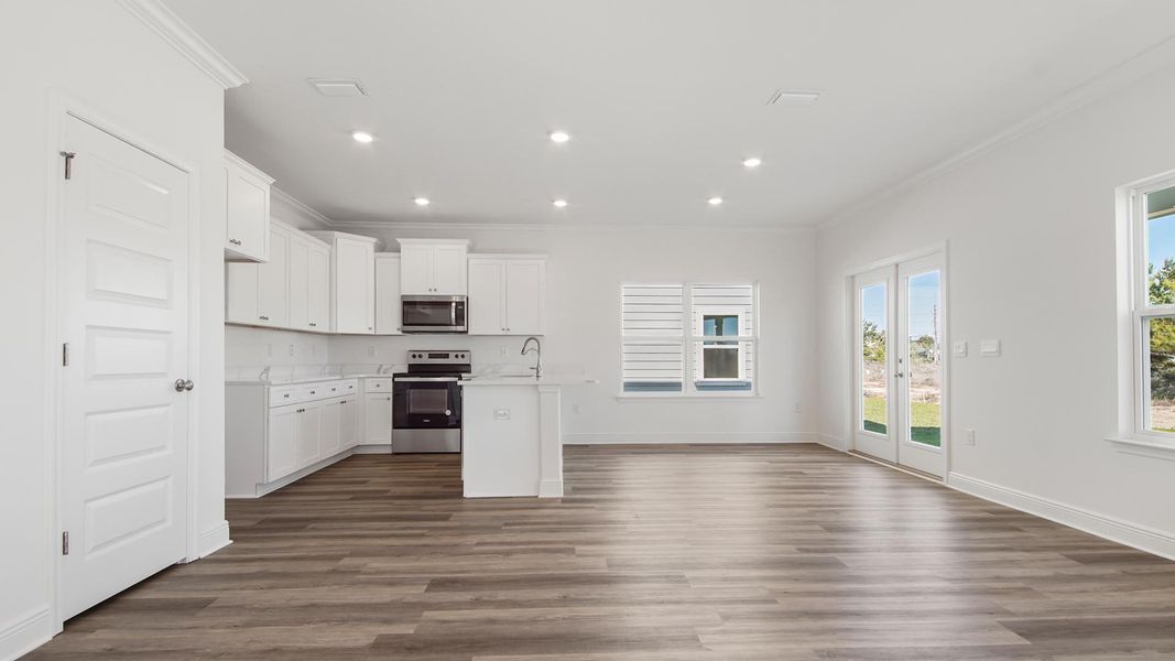 Spacious, unfurnished interior of a new home in Sanctuary Beach, Panama City Beach (Image 18).