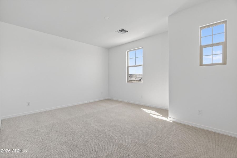 12) PRIMARY BEDROOM UP