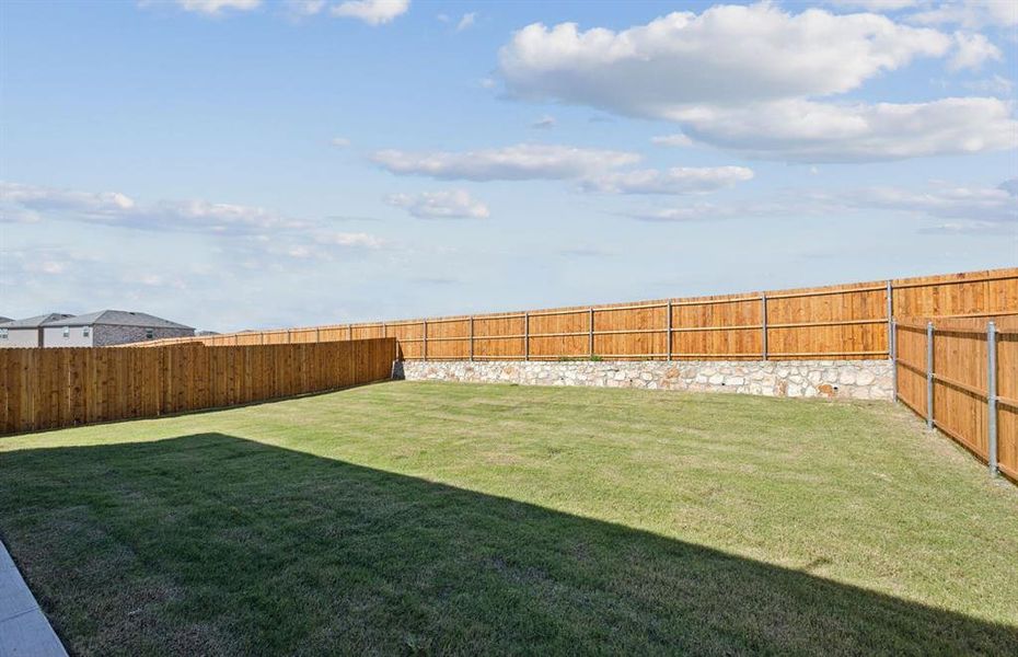 Spacious, fenced-in backyard Spacious, fenced-in backyard