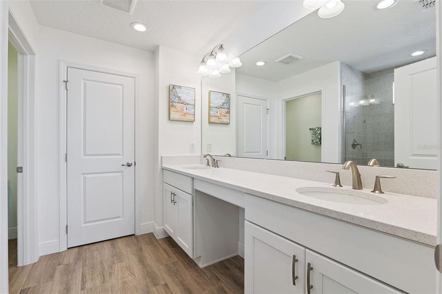 Furnished interior view inside a new home in , Winter Garden (Image 46).