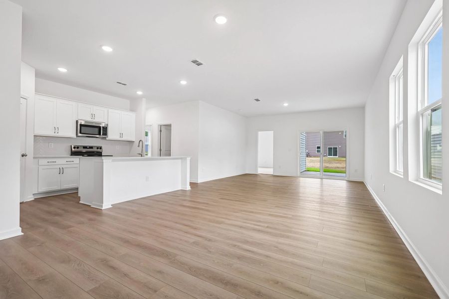 Spacious, unfurnished interior of a new home in Middleton Farms, Middlesex (Image 15). Spacious, unfurnished interior of a new home in Middleton Farms, Middlesex (Image 15).