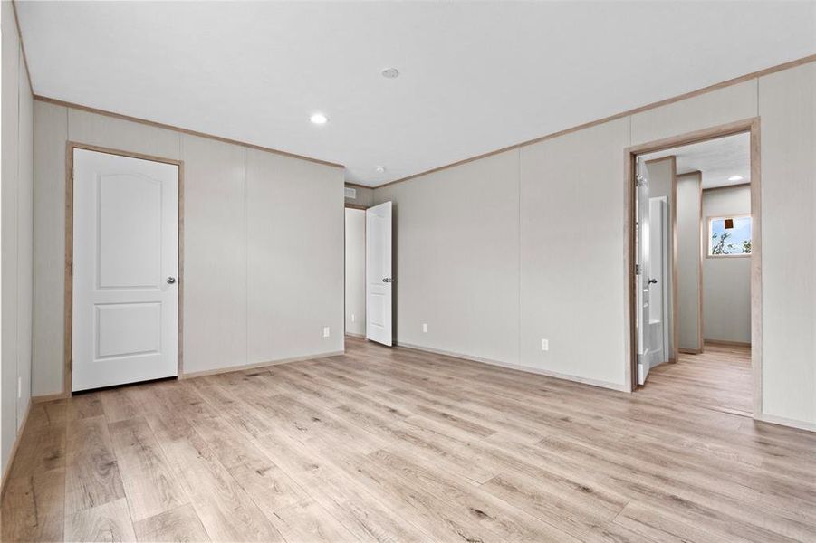 Spacious, unfurnished interior of a new home in , Howe (Image 25).