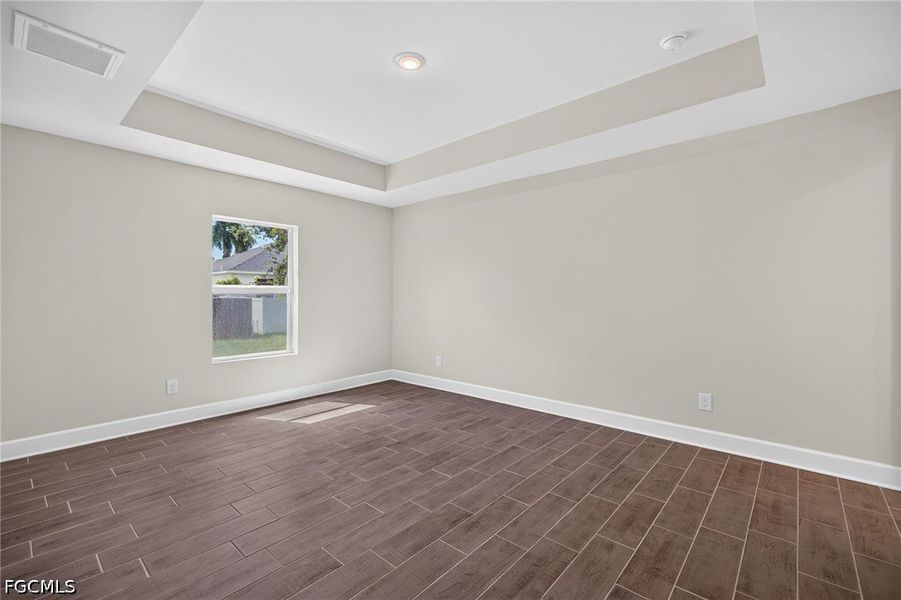 Spacious, unfurnished interior of a new home in Cape Coral, Cape Coral (Image 22). Spacious, unfurnished interior of a new home in Cape Coral, Cape Coral (Image 22).