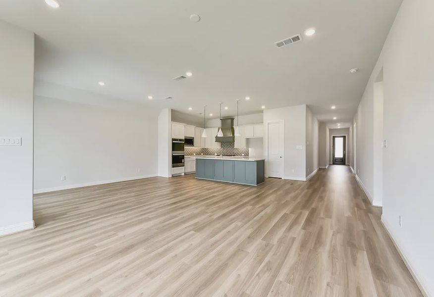 Plan 4039 great room - 6 of 17