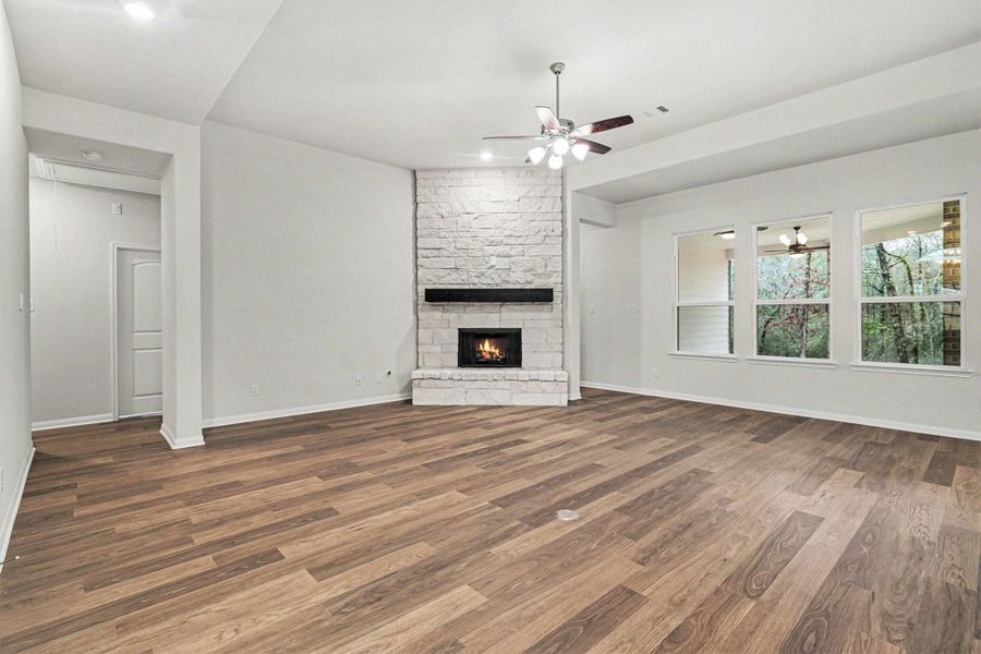 Spacious, unfurnished interior of a new home in Rose Hill Estates, Willis (Image 24).