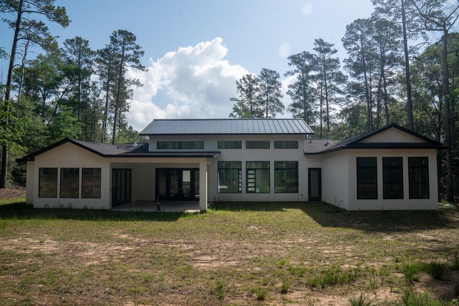 View back of the home.