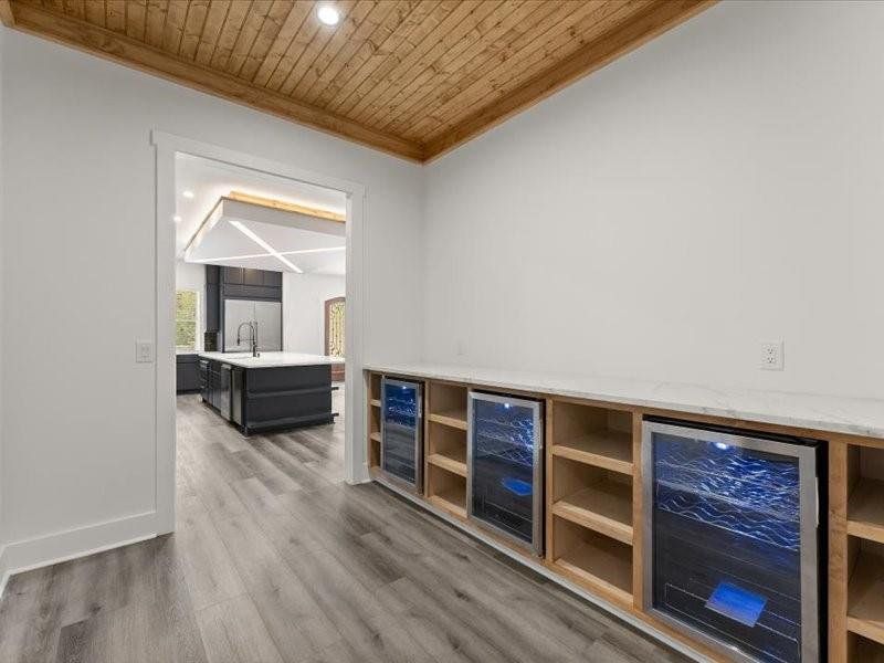 Spacious, unfurnished interior of a new home in , Dahlonega (Image 104).