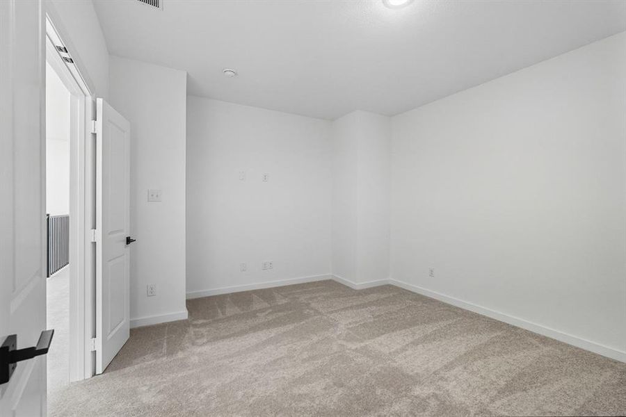 Spacious, unfurnished interior of a new home in Hillstead, Lavon (Image 22).