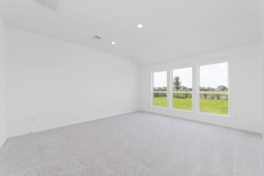 Spacious, unfurnished interior of a new home in , Katy (Image 18).