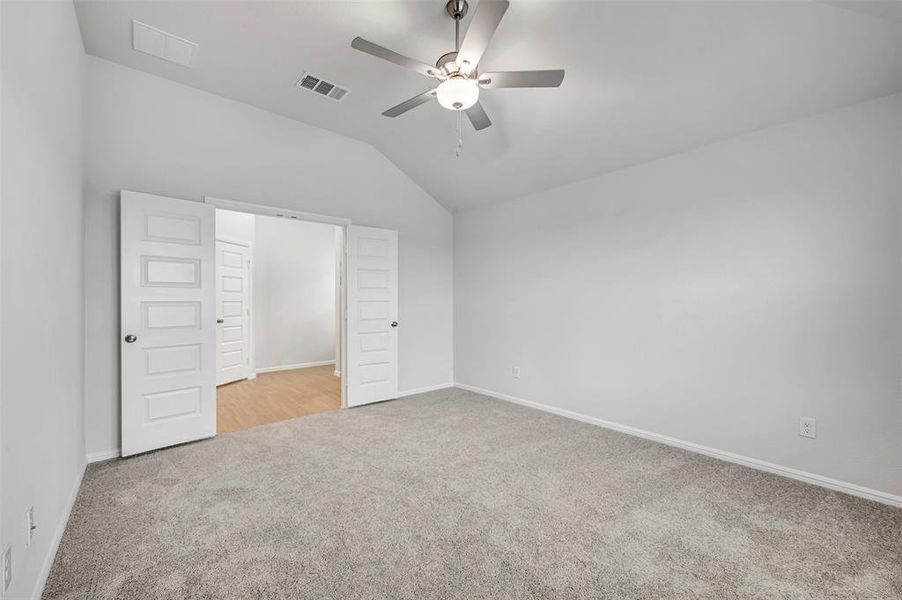 Spacious, unfurnished interior of a new home in Mobberly Farms, Pilot Point (Image 29).