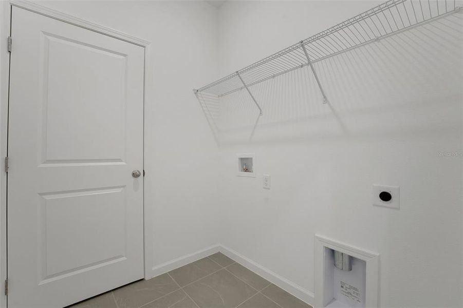 Spacious, unfurnished interior of a new home in Annabelle Estates, Winter Haven (Image 21).