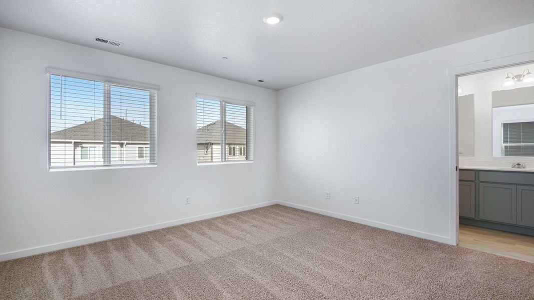 Spacious, unfurnished interior of a new home in Settlers Crossing, Commerce City (Image 20). Spacious, unfurnished interior of a new home in Settlers Crossing, Commerce City (Image 20).