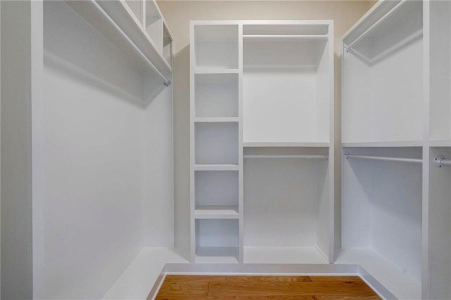 Spacious, unfurnished interior of a new home in , Atlanta (Image 25).