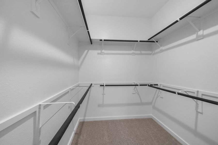 Spacious, unfurnished interior of a new home in Sienna 45', 50', Missouri City (Image 14). Spacious, unfurnished interior of a new home in Sienna 45', 50', Missouri City (Image 14).