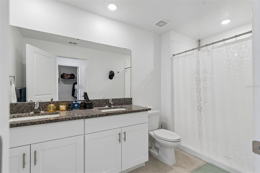 Furnished interior view inside a new home in , Land O' Lakes (Image 18).