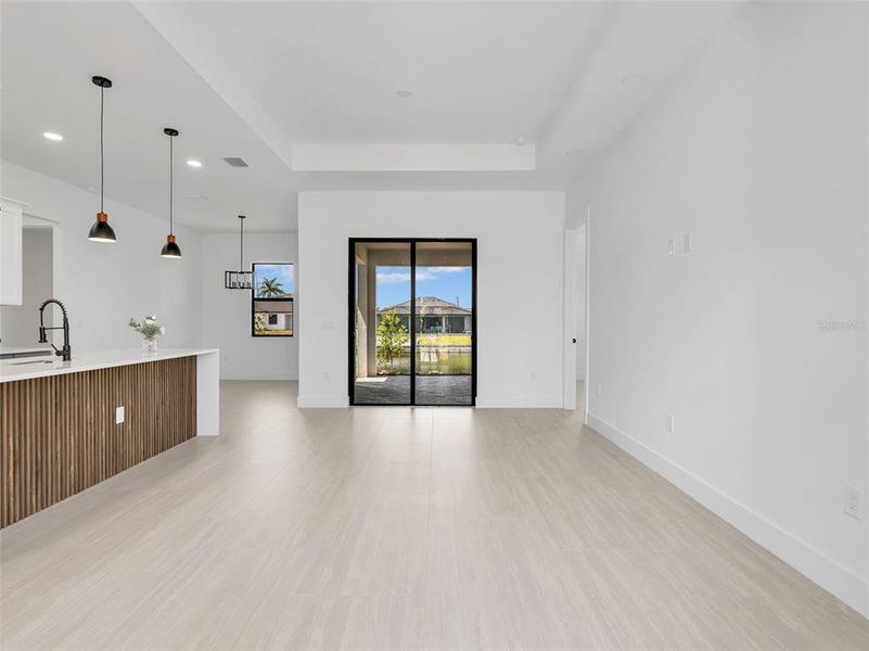 Spacious, unfurnished interior of a new home in , Cape Coral (Image 21).