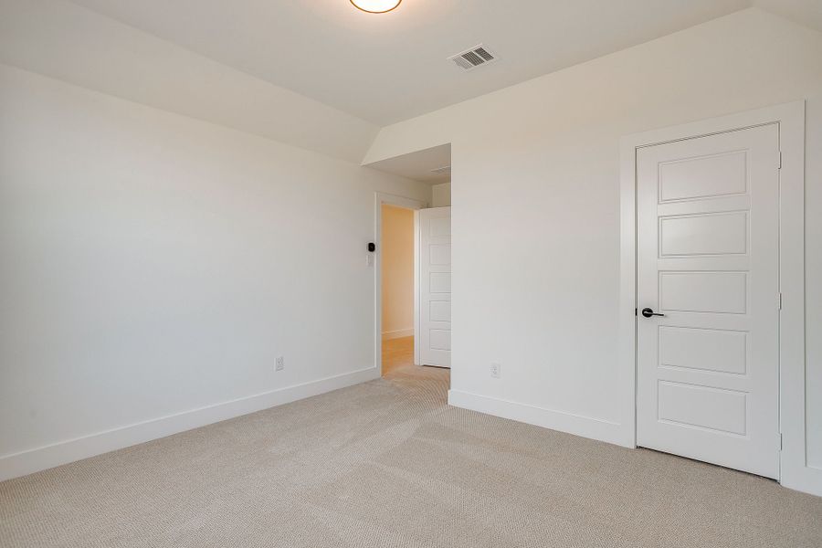 Representative unfurnished interior of a home built from the Valera by Graham Hart Home Builder in Bear Ridge, Burleson (Image 18).