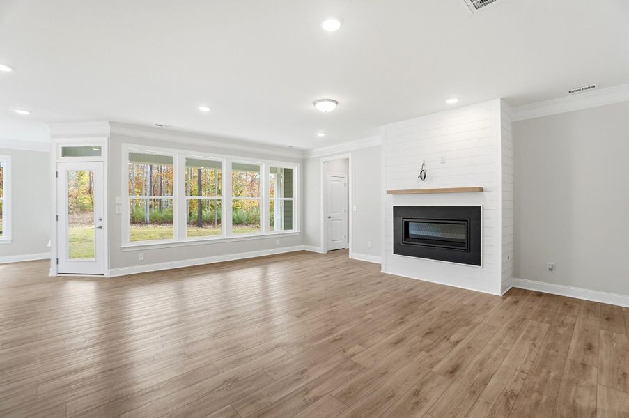 Spacious, unfurnished interior of a new home in Rone Creek, Waxhaw (Image 26).