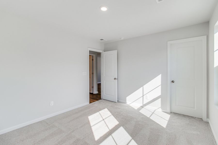 Spacious, unfurnished interior of a new home in Bluefield, Lexington (Image 32). Spacious, unfurnished interior of a new home in Bluefield, Lexington (Image 32).