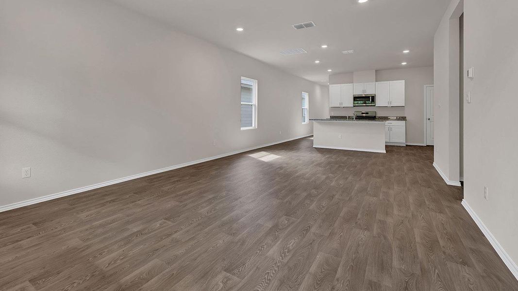 Spacious, unfurnished interior of a new home in Bollinger, Maxwell (Image 32).