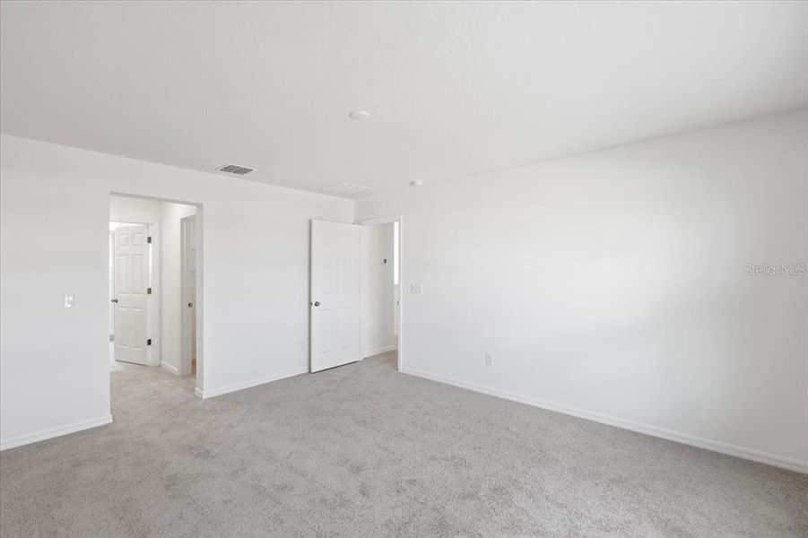 Spacious, unfurnished interior of a new home in Tarpon Bay, Haines City (Image 10).