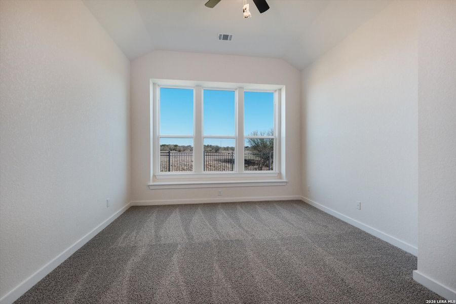 Spacious, unfurnished interior of a new home in Foxbrook, Cibolo (Image 9).