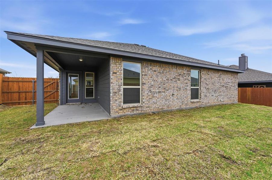 Exterior details and patio area of a home in Trail Creek, Cleburne (Image 4). Exterior details and patio area of a home in Trail Creek, Cleburne (Image 4).