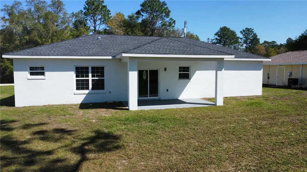 Exterior details and patio area of a home in , Ocala (Image 4). Exterior details and patio area of a home in , Ocala (Image 4).