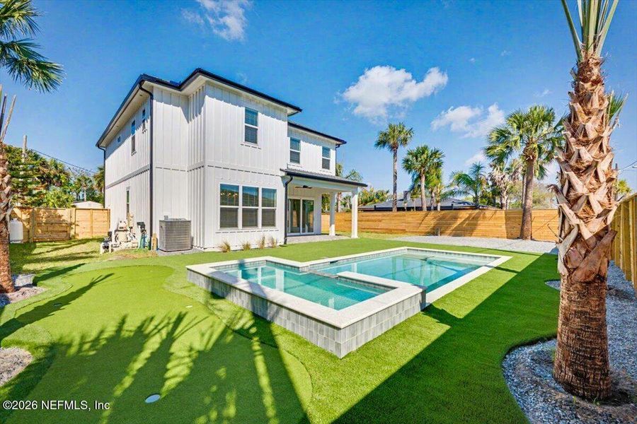 Exterior details and patio area of a home in , Jacksonville Beach (Image 25).